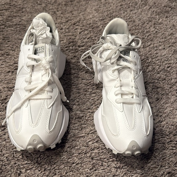New Balance X Figs 327 Women's White Athletic Sneakers size 9.5 - Picture 2 of 7